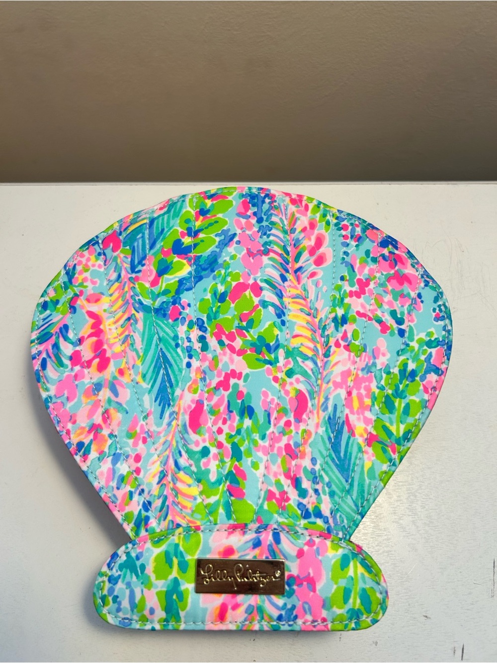 Lilly Pulitzer Shell Cosmetic Pouch  with slots for brushes - Multicolor coastal